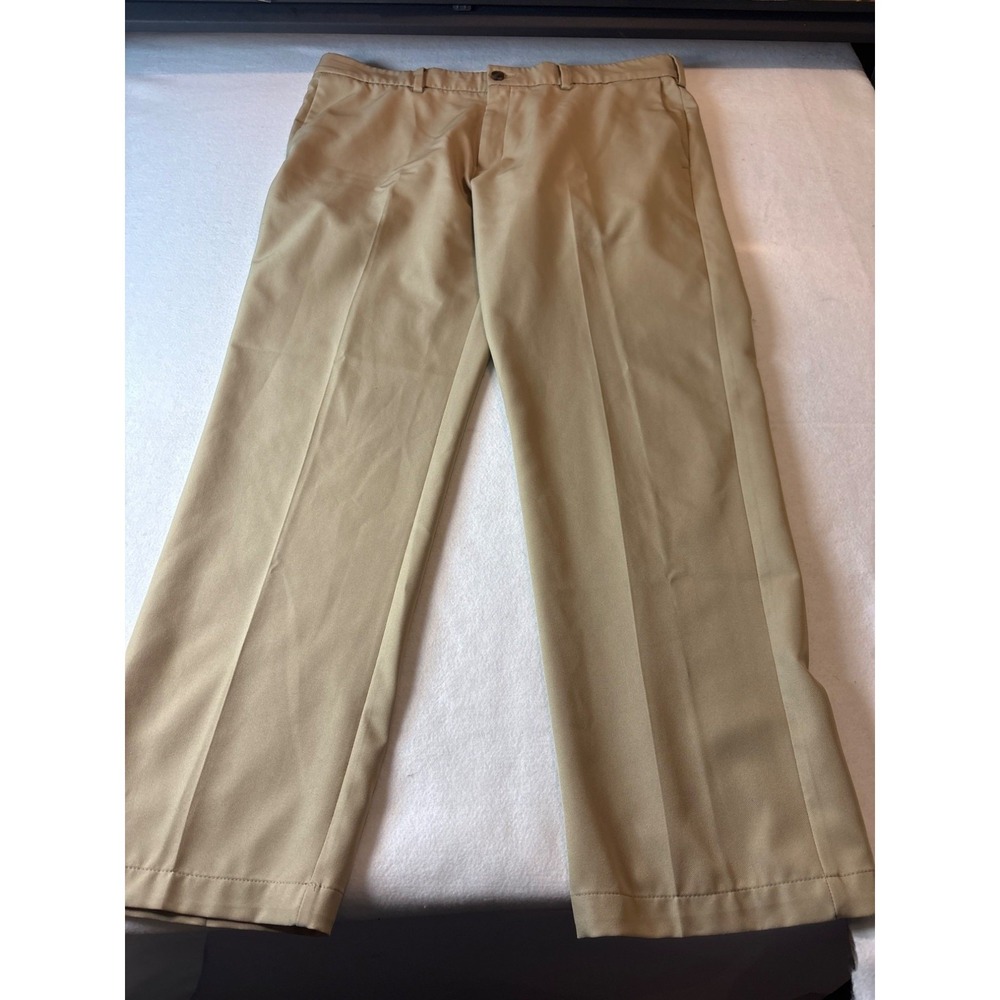 Haggar In Motion Dress Pants Mens 40x32 Khaki Excellent Flat Front Trousers